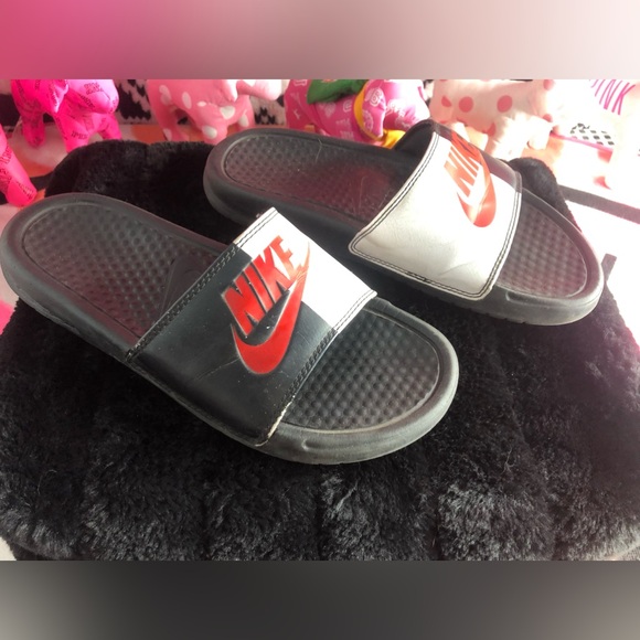 2017 Nike Scar Face Black, White and Red Slide Sandals - Picture 2 of 6